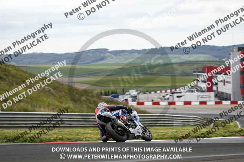 cadwell no limits trackday;cadwell park;cadwell park photographs;cadwell trackday photographs;enduro digital images;event digital images;eventdigitalimages;navarra;no limits trackdays;peter wileman photography;racing digital images;trackday digital images;trackday photos